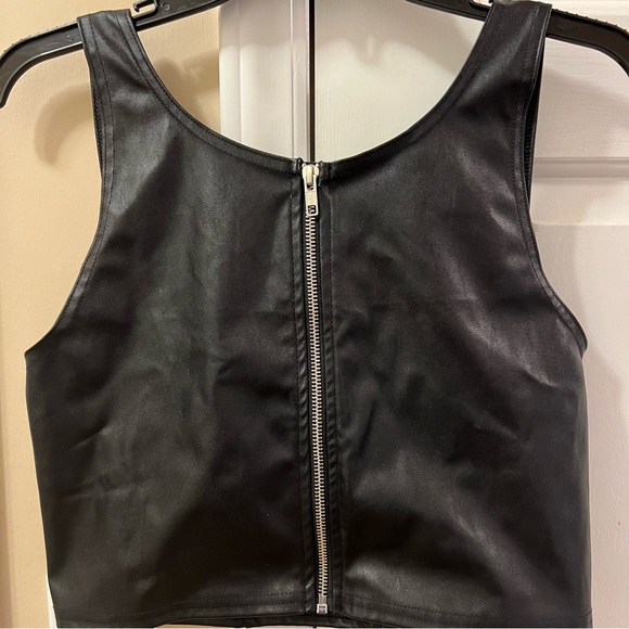 Blackmilk clothing harness buckle vest new with tags size medium - Picture 3 of 4